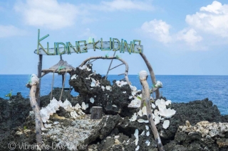Saut de falaise Kuding Kuding, activité sur île de Carabao. Informations Romblon, Philippines.